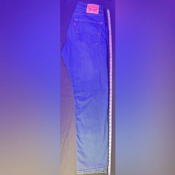 Like New Men’s Levi's 505 W32 L32 Blue Jeans with Signature Patch - Picture 6 of 7